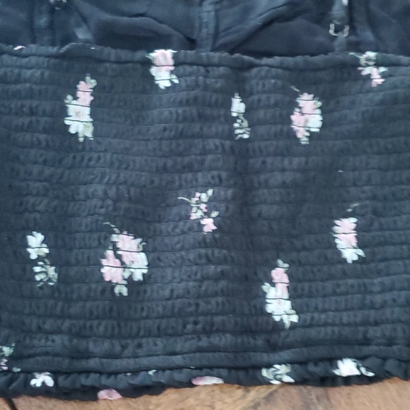 Abercrombie and Fitch Printed Crop Cami - small - Picture 4 of 6